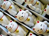 Манэки-нэко – японский «Кот счастья» Манэки-нэко – японский «Кот счастья»